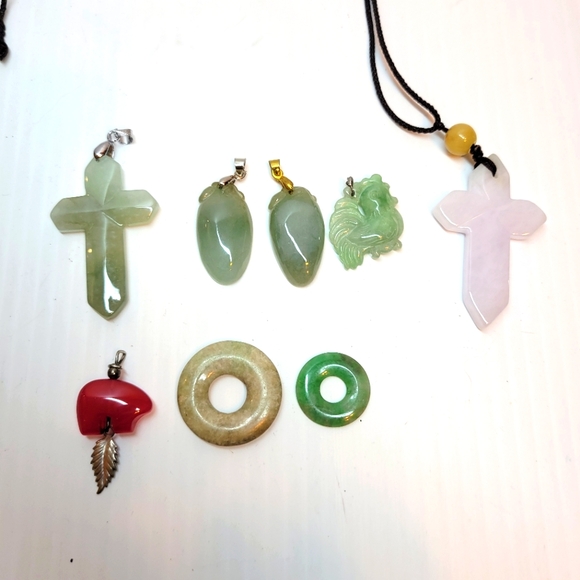 Lot of jade pendants charms coin bundle - Picture 4 of 10